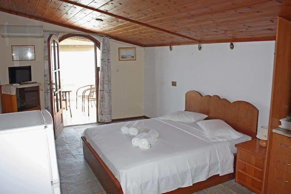 Poseidon Apartments Tolón Eksteriør billede